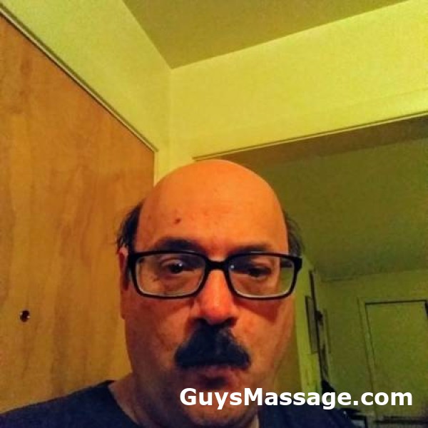 Relaxing & Swedish Massage For Men In Chicago